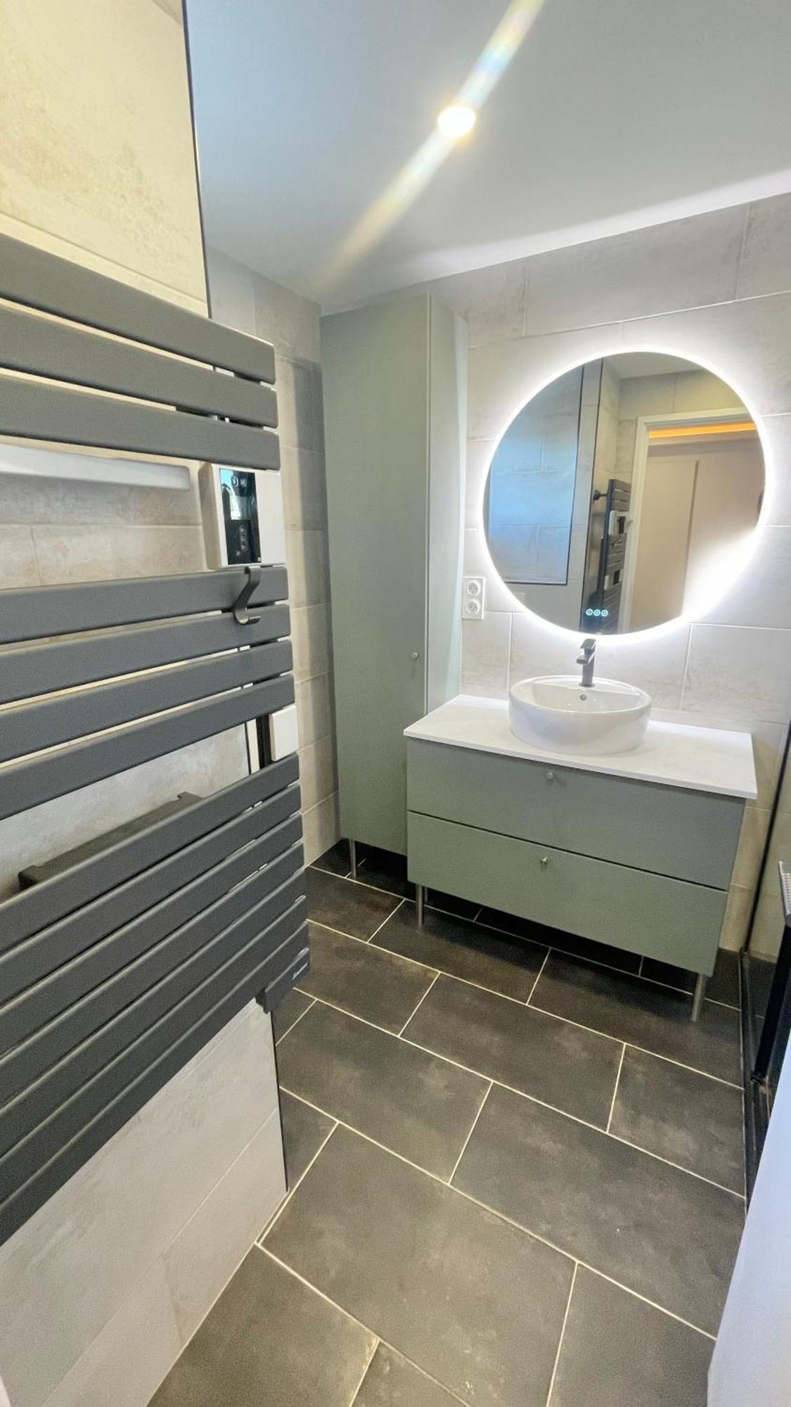 T2 Moderne Avec Piscine, Tennis Et Garage